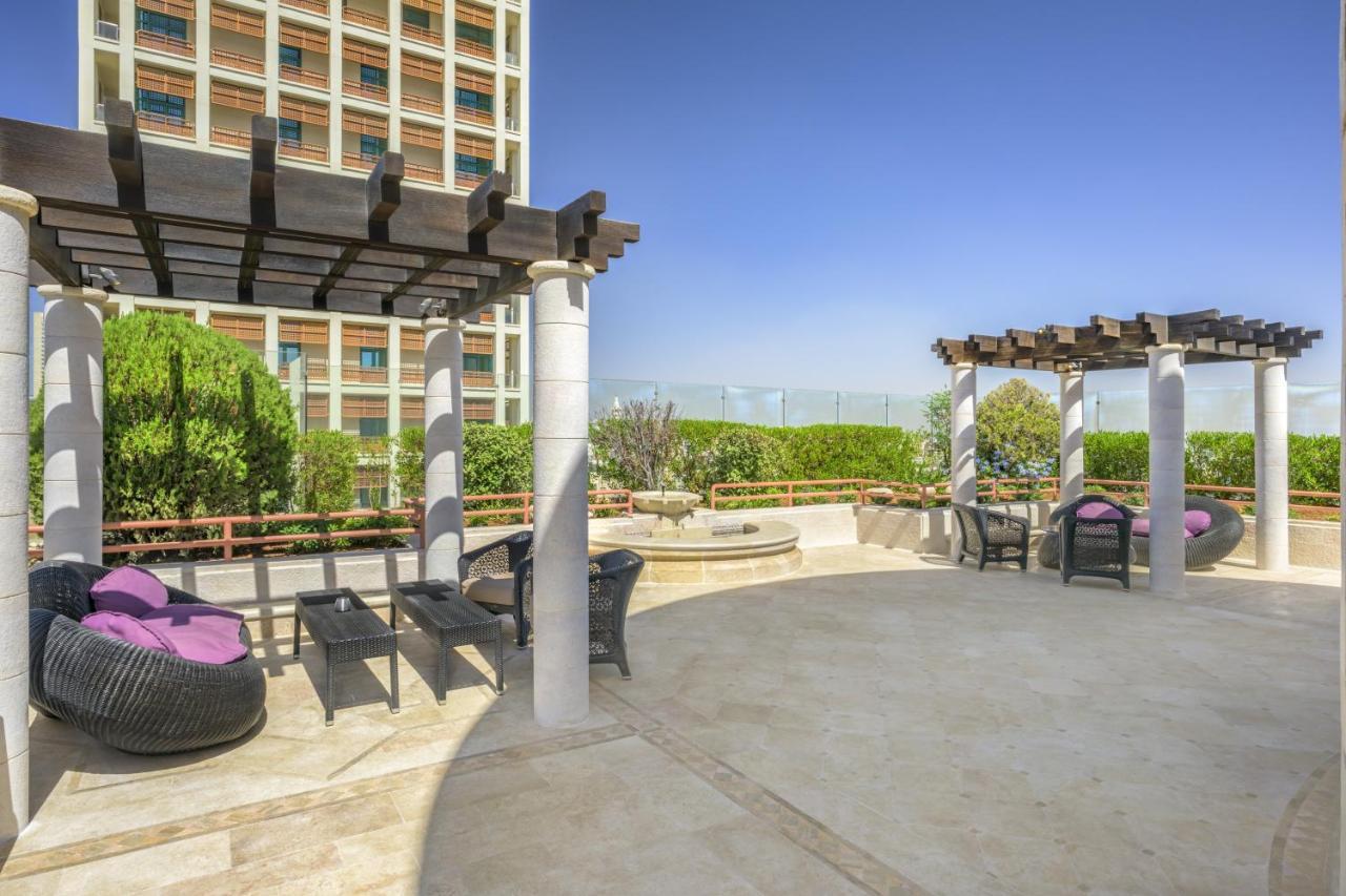Grand Hyatt Amman Hotel Luaran gambar The rooftop pool at the W Hollywood