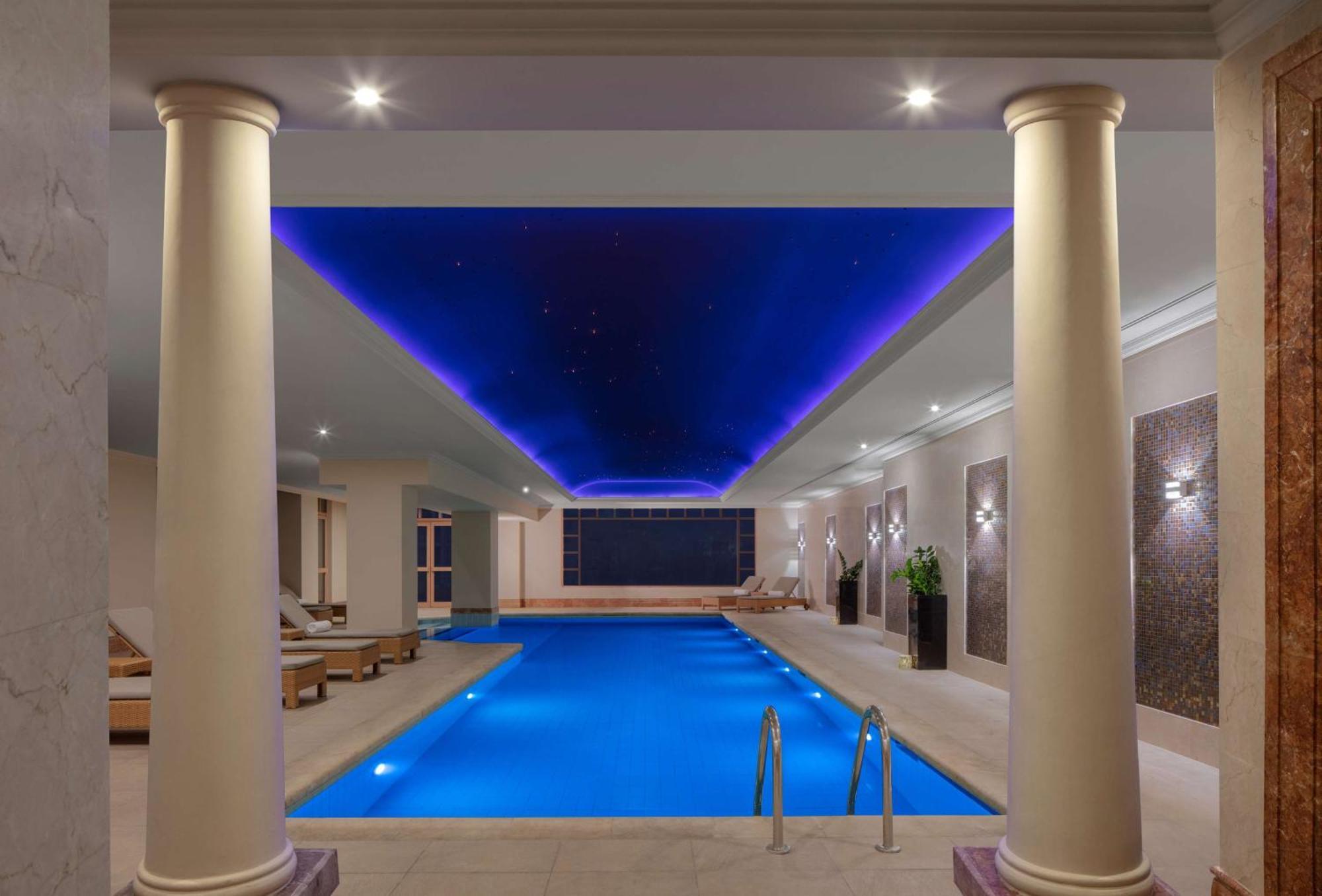 Grand Hyatt Amman Hotel Luaran gambar The swimming pool at the hotel