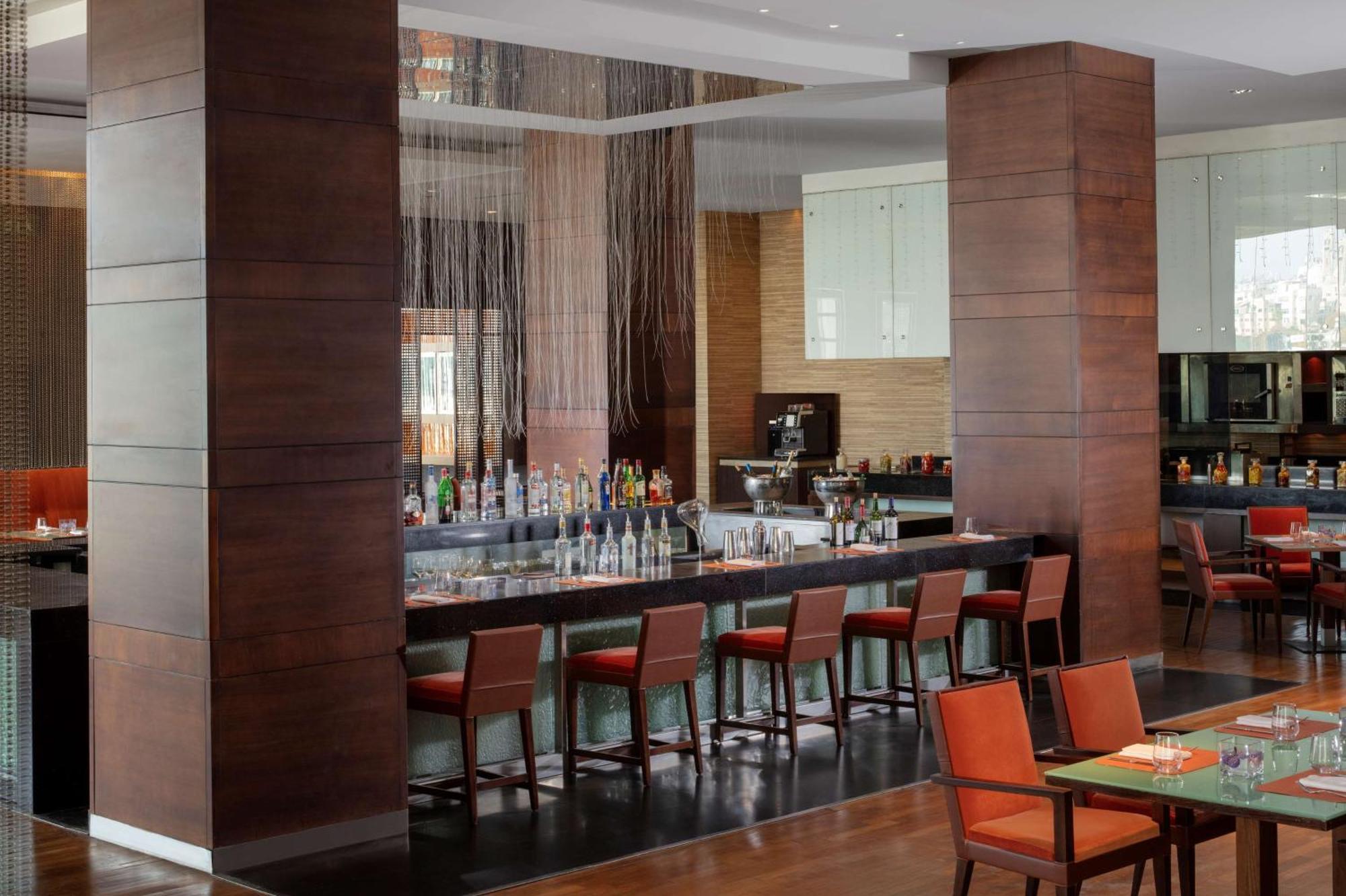 Grand Hyatt Amman Hotel Luaran gambar The bar at the hotel